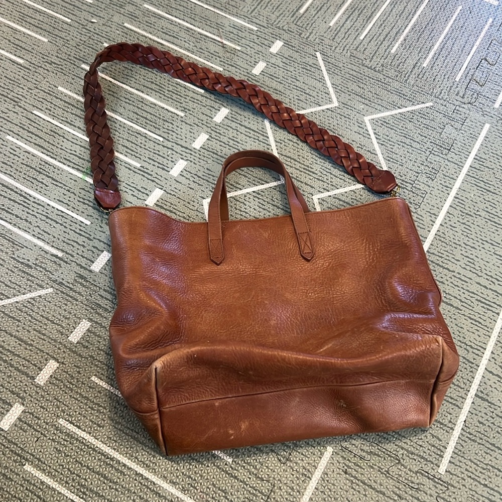 Madewell Medium Transport store with Braided Strap in English Saddle
